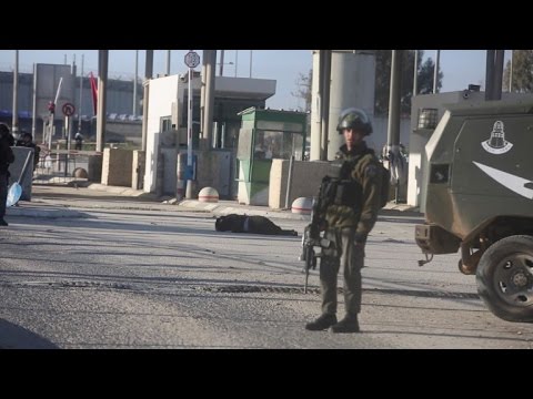 بالفيديو جرح فلسطينية تحمل سكينا برصاص القوات الإسرائيلية