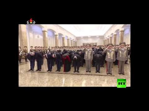 بالفيديو إحياء ذكرى كيم جونغ إل وكيم إل سونغ في قصر الشمس