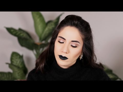 مكياج متكامل مع أحمر الشفاه الأسود