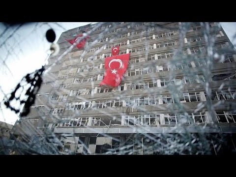 مذكرات اعتقال بحق عسكريين أتراك يستخدمون تطبيقًا للمراسلات السرية
