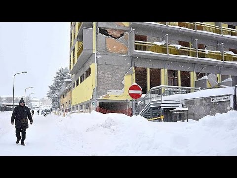 سكان وسط إيطاليا يرزحون تحت أضرار الزلزال وتساقط الثلوج