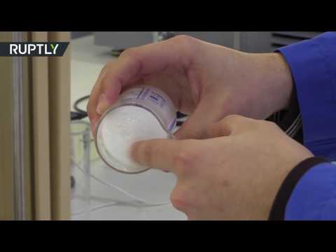 شاهد  شركة روسية تعرض مادة تتصف بمزايا خارقة