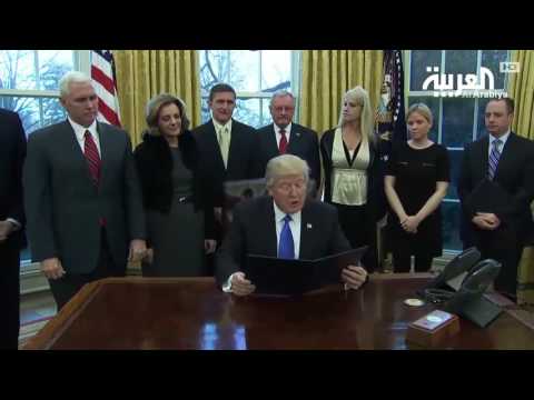 القضاء يمنع ترحيل مواطني الدول السبع من المطارات الأميركية