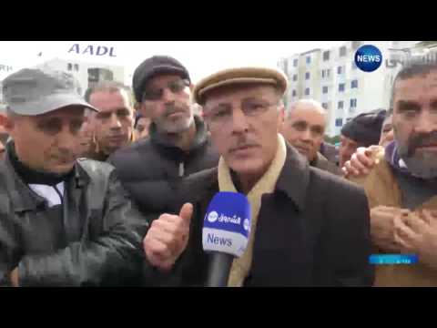 بالفيديو مكتتبو عدل 2001  2002 يحتجون أمام وكالة عدل في سعيد حمدين