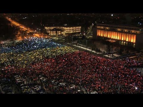 شاهد عشرات ألاف الرومانيين يتظاهرون مجددًا