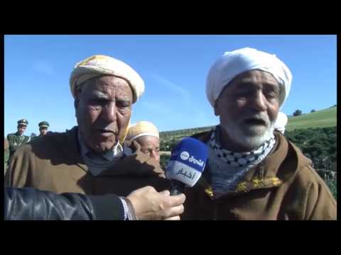 شاهد استخراج رفات 7 شهداء وإعادة دفنها بمقبرة الشهداء
