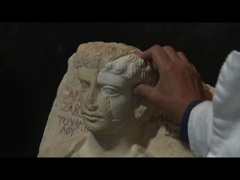 شاهد إيطاليا تعيد إلى سورية تمثالين مرممين