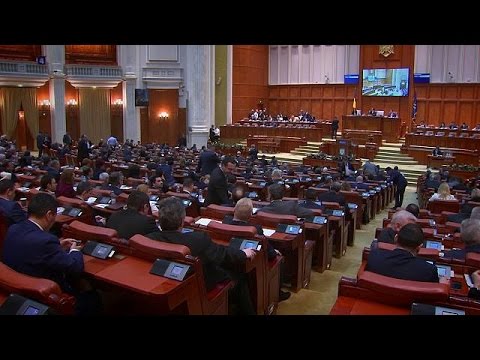البرلمان الروماني يصادق على رفض تخفيف قانون مكافحة الفساد