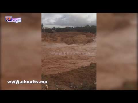 لحظة انهيار قنطرة كبيرة  في وادي كلميم