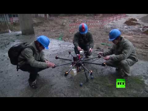 كيف تستخدم طائرة من دون طيار لإزالة قمامة من أسلاك كهربائية