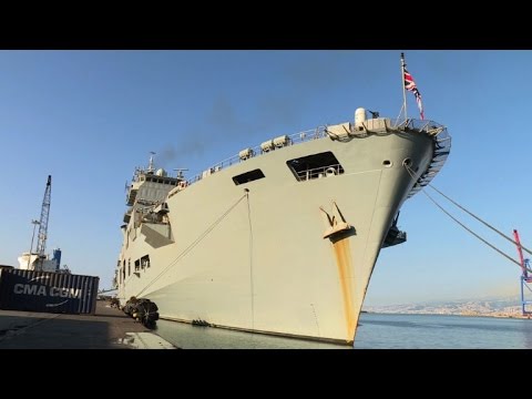 كبرى سفن أسطول البحرية البريطانية في بيروت
