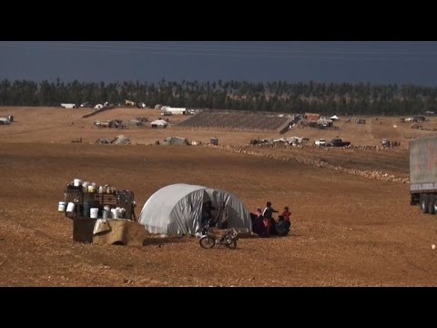 نزوح عشرات آلاف من السوريين إلى مناطق سيطرة الجهاديين