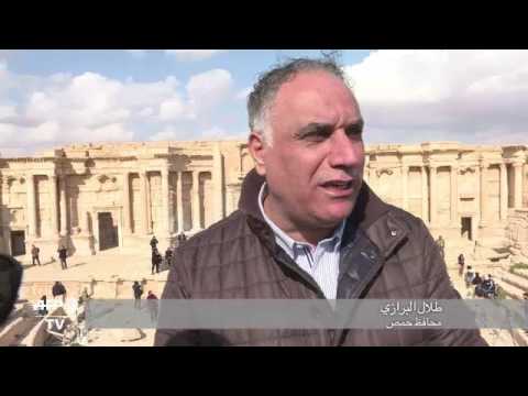 شابة سوريّة تُغني راجعين يا هوى