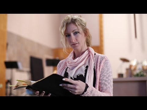 نجمة أفلام إباحية تتحول لـقس في كنيسة أميركية