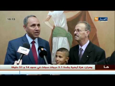 وزير الثقافة يحقق حلم اليتيم عبد الغفور باستلامه الحقيبة الوزارية