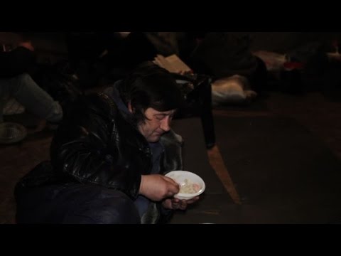 المشرّدون في سان بطرسبورغ أمام معضلة تخطّي برد الشتاء