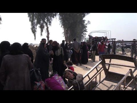 عراقيون يتمكّنون من الفرار من جهاديين في الموصل
