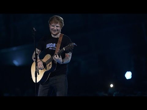 النجم ed sheeran يحقق أسرع نسبة في عالم الغناء