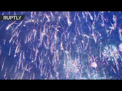 شاهد الشُهب تضيء سماء موسكو في عودة القرم