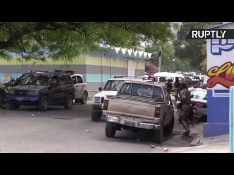 شاهد إصابة شخصين بجروح إثر إطلاق مسلحين النار على موكب رئيس هايتي السابق