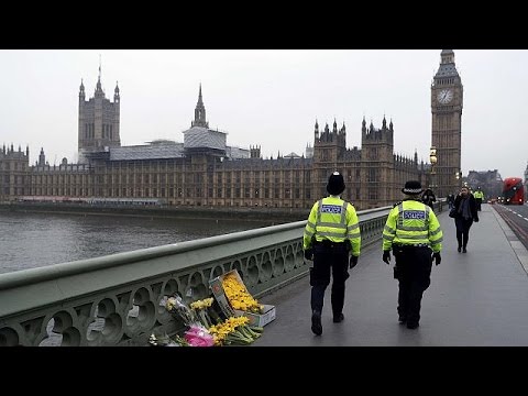 شاهد اعتقال شخصين آخرين يشتبه ارتباطهما بهجوم لندن