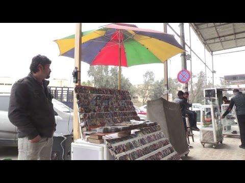 القليل من الموسيقى والسعادة في الأحياء الشرقية للموصل المدمّرة