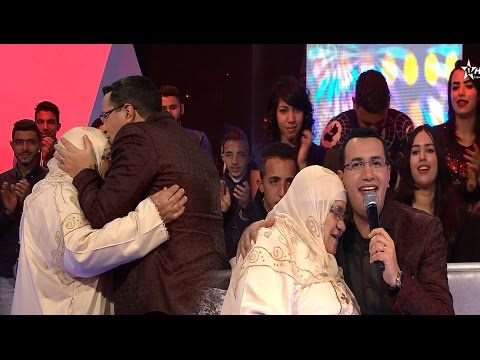 الفنان عبد العالي أنور رفقة والدته في بلاتو برنامج تغريدة 2017