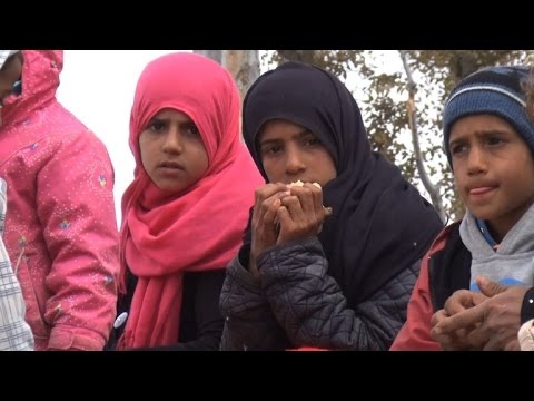 شاهد فارون من الرقة يروون حال مدينتهم