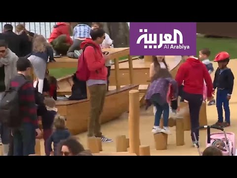 عمدة باريس يغلق الطريق السريع على الممر أمام السيارات