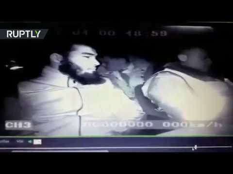 شاهد لحظة مقتل شرطيين اثنين في أستراخان