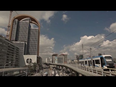 بالفيديو الترامواي يعجز عن حل مشكلة الازدحام في أديس أبابا