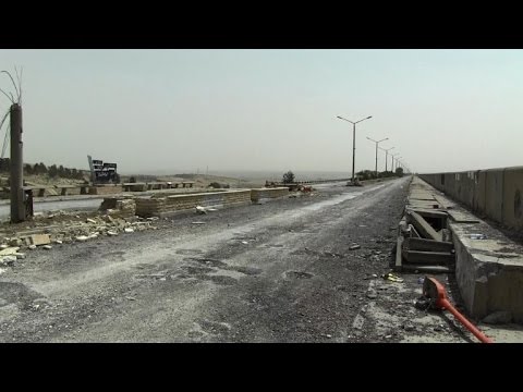 قوات سورية الديموقراطية تطوق مدينة الطبقة غرب الرقة