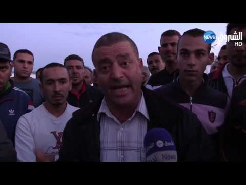شاهد مواطنون يغلقون المستشفى العام في بسكرة