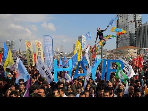 بالفيديو مسيرة إزمير أغنية قديمة في تركيا أُحييت كنشيد لمعارضة لأردوغان