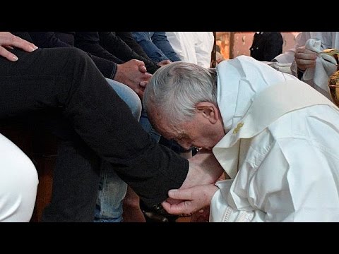 شاهد البابا فرنسيس يزور قدامى المافيا الإيطالية في سجن باليانو