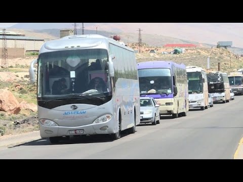 بالفيديو إجلاء آلاف المدنيين والمقاتلين من 4 مناطق سورية محاصرة