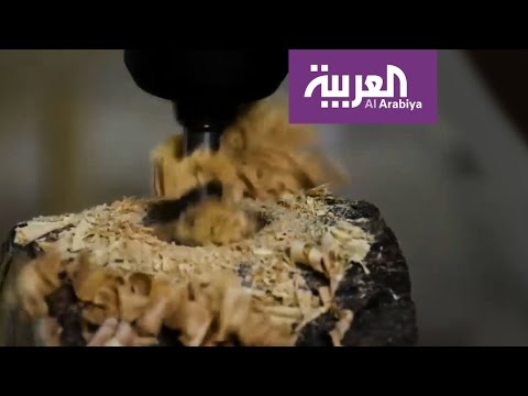 السعودي محمد القثامي يشرح كيفية احترافه للنجارة خلال دقائق