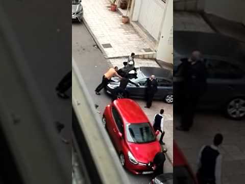 شاهد شخص إسباني يدهس عاملين