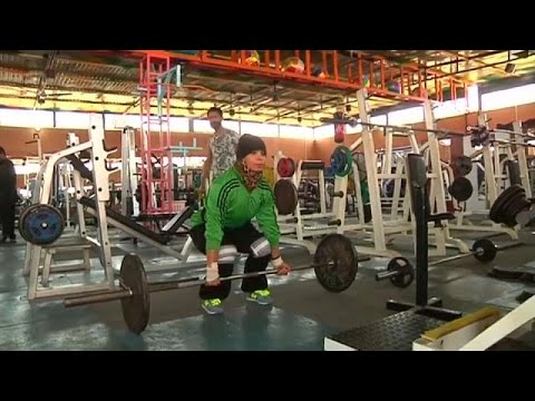 فتحية الأمامي أول لاعبة كمال أجسام ليبية محجبة