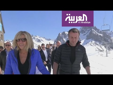 شاهد  مرشح الرئاسة الفرنسية يتزوج معلمته