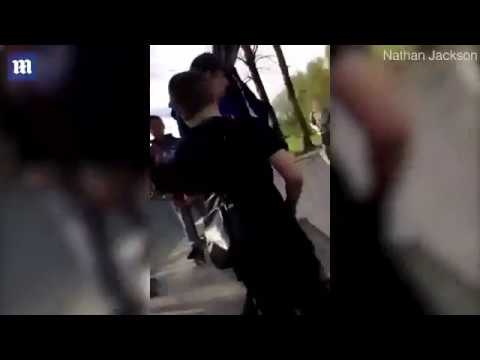 مراهق يستخدم مهاراته القتالية لتلقين رجل درسًا لن ينساه