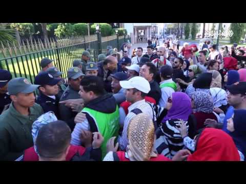 شاهد احتجاج عاطلين عن العمل أمام البرلمان