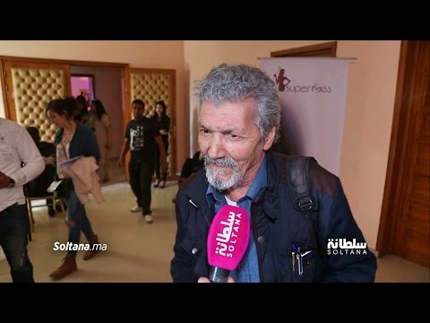 شاهد محمود ميكري يكشف سر غيابه ويدافع عن الفنانين الشباب