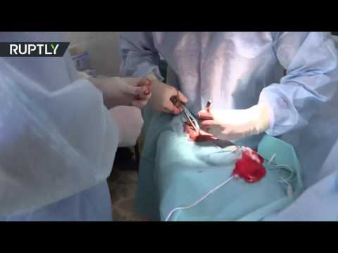 شاهد جراحون روس يعالجون عشرات من الجرحى في حلب