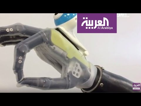 يد ذكية ترى الأشياء وتتعامل معها كاليد الطبيعية