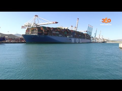 شاهد مرسى طنجة المتوسط يستقبل أكبر سفينة في العالم