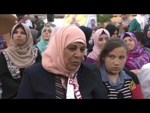 بالفيديو  فعاليات في غزة للتضامن مع الأسرى في سجون الاحتلال