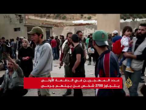 شاهد الدفعة الأولى من مهجري القابون تصل ريف حماة