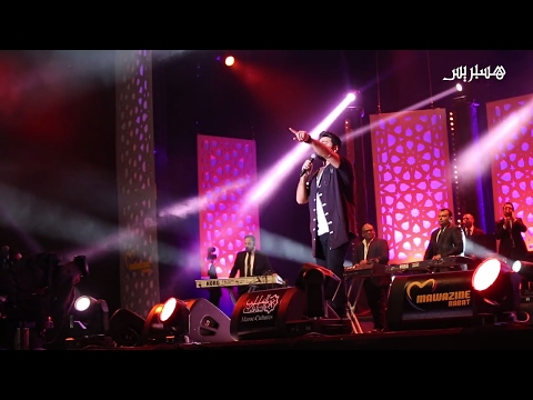 شاهد تامر حسني يغني ويتفاعل مع جمهور منصة النهضة