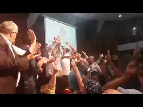 شاهد تدخل أمني ضد شباط لمنع الاتحاد العام للعمال من عقد مؤتمره